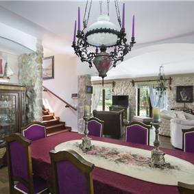 5 bedroom bayside villa with pool near Kotor, sleeps 12